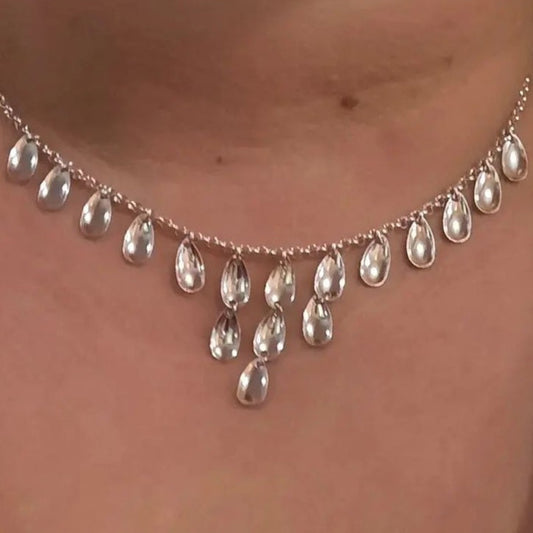 Bálggis kaulakoru 17 pisara laukkasella