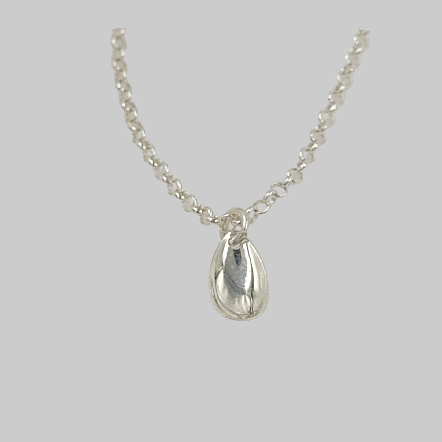 Elämänpisara kaulakoru