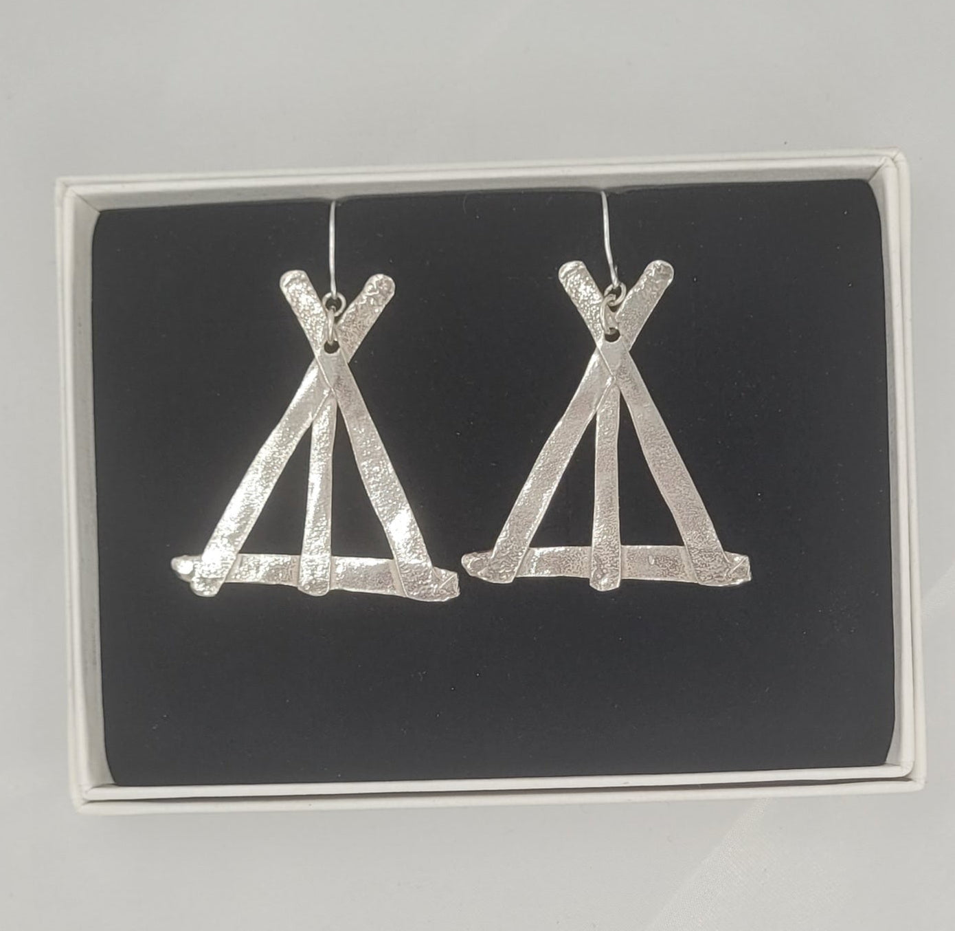 Lávvu korvakorut, isot