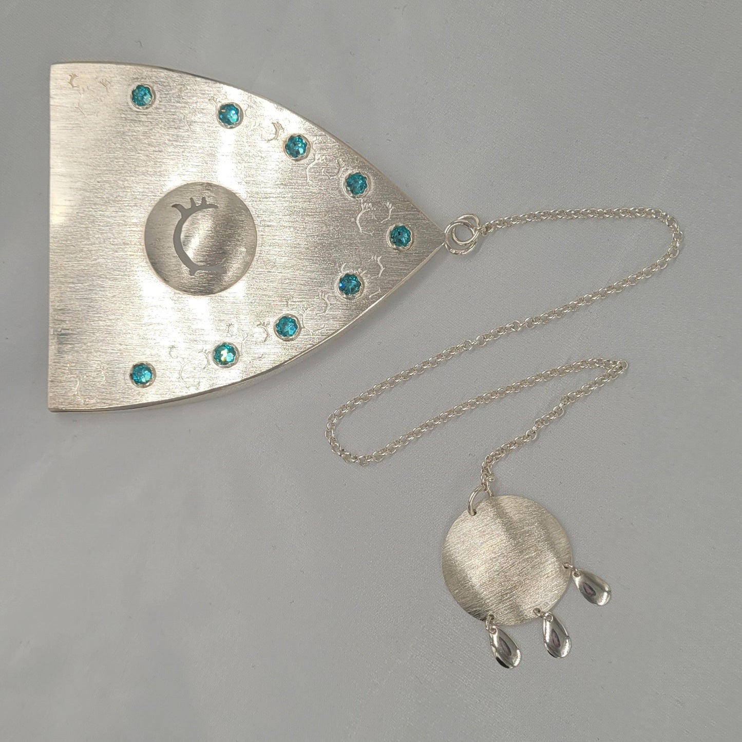 Váimmueana- Uniikki vyönpää koruketjulla