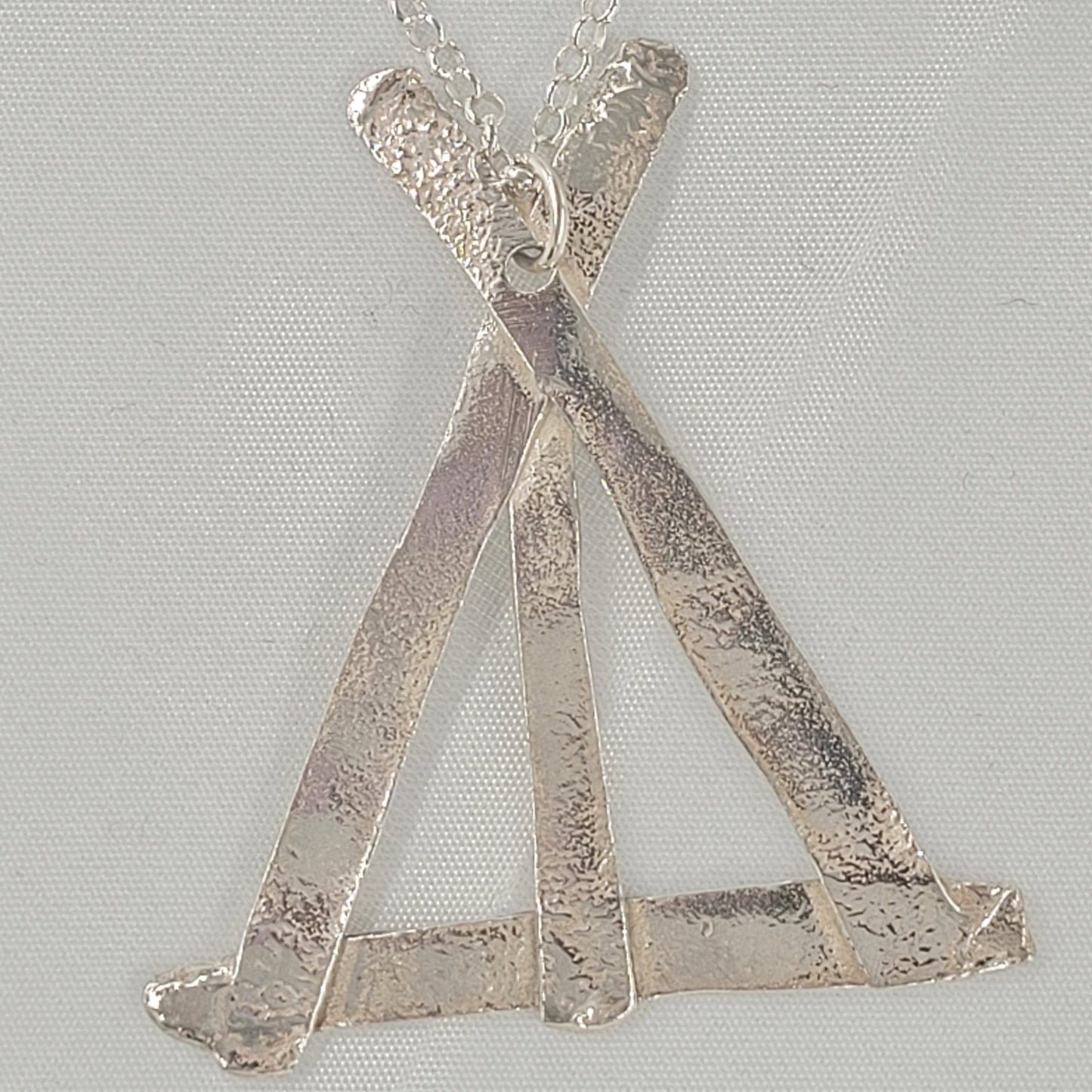 Lávvu kaulakoru, iso