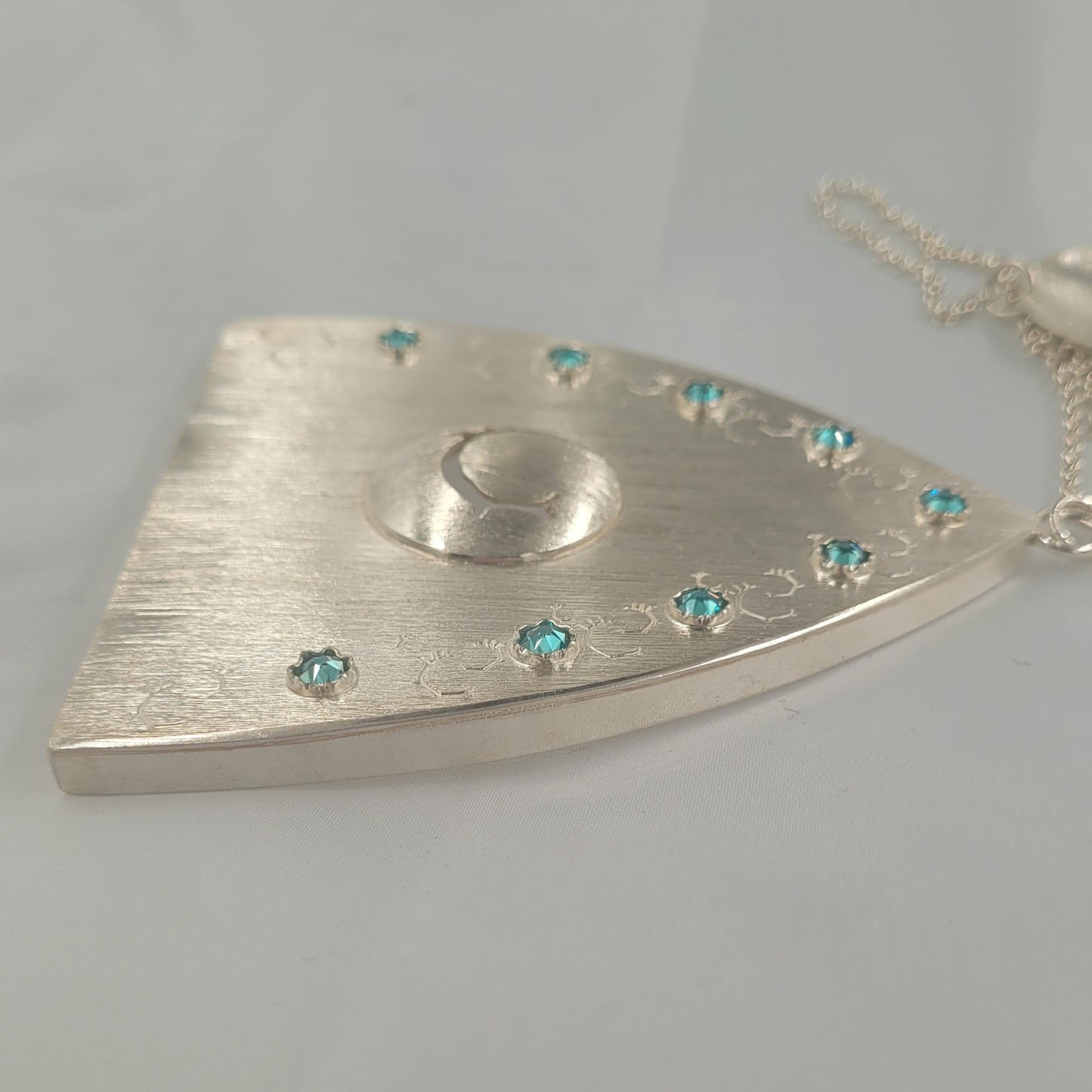 Váimmueana- Uniikki vyönpää koruketjulla