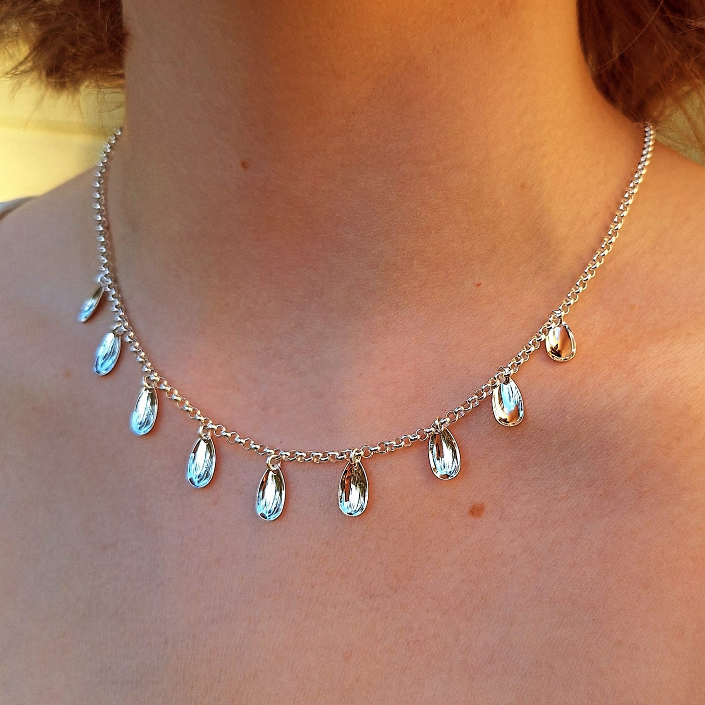 Bálggis kaulakoru 9 pisara laukkasella