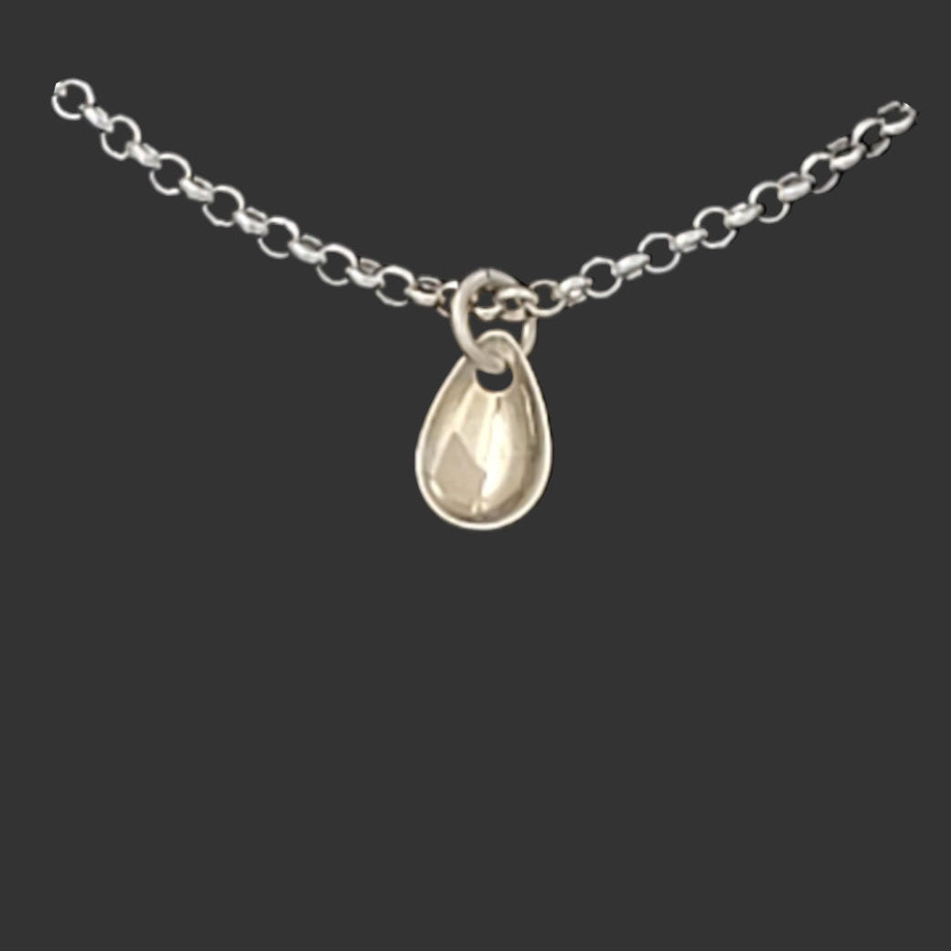 Elämänpisara kaulakoru